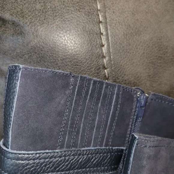 Clarks Whistle Whey wide leg boots dark Navy blue size 9.5 - Picture 6 of 9